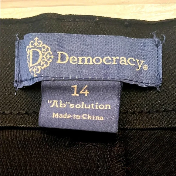 Democracy Women's Black Straight Leg Jeans - Picture 2 of 3